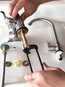 พร้อมส่ง ประแจหกเหลี่ยมขันน็อต ก๊อกน้ำ อ่างล้างหน้าก๊อกน้ํา อ่างล้างจาน ห้องน้ํา ห้องครัว ประแจห้องน้ำมัลติฟังก์ชั่น COD