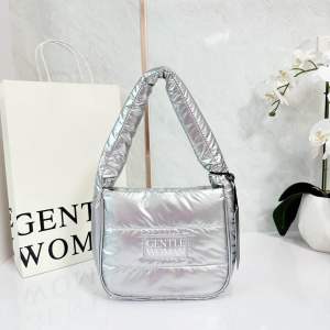 GENTLEWOMAN PADDING BAG 🛍️ กระเป๋าถือ กระเป๋าสะพายไหล่ สินค้าพร้อมส่ง
