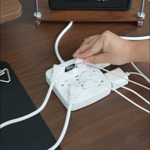 CHIEFWAY 18-IN-1 Flat Plug Power Strip Extension Cord with On/off Switch 12 AC Outlets / 4 USB A / 2 Type C Ports