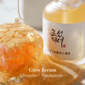 Beauty Of Joseon Glow Serum: Propolis + Niacinamide (30ml) moisturize and soothes the skin. reducing acne scars irritations and repairing damaged skin.reducing pores and excess sebums.