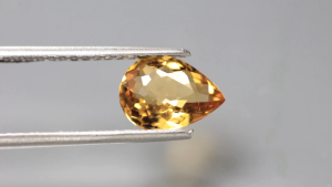 1.55 ct พลอยแท้ พลอยดิบ ซิทริน (Citrine) ทรงหยดน้ำ สีเหลือง แทนซาเนีย