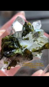绿帘石放射生长｜立体层次分明 ✨ Radiating Epidote Growth | Strong 3D Structure