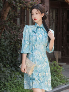 ชุดกี่เพ้าจีนย้อนยุคสไตล์ใหม่สำหรับเด็กผู้หญิง ชุดเดรสยาวทรงเอคอวีแขนสั้นผ้าผสมฝ้ายโพลีเอสเตอร์ ชุดทำงานฤดูร้อน