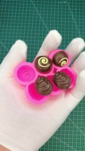 Butterfly Swirl-Shaped Silicone Mould for DIY Resin Accessories Small Ornaments Chocolate Cakes and Dessert Decorations