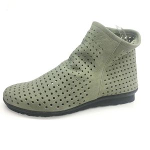 Comfortable Leather Flat Bottom Sandals Womens Shoes Breathable Hollow out Design Casual Fashion Summer Season round Toe