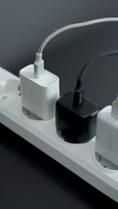 UGREEN Power Strip 6 IN 1 Stop Kontak + Adapter 30W USB A USB C 15143