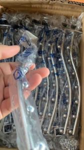 Móc treo bi treo quần áo móc treo bi cong móc treo siêu thị cài thanh hộp inox cao cấp