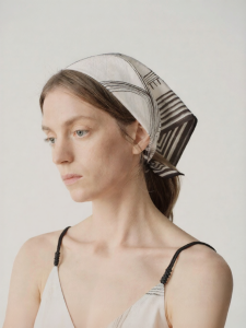 INSIS FEMME | Printed Silk Scarf Black and White Knot Design