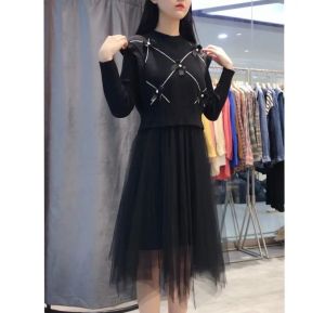 Bộ Đầm Vest Len Elegance Phù Hợp Với Người Bé Nhỏ