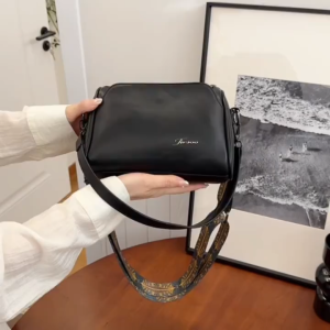 Grosir Import Jakarta: Vio Tas Tirsoo & Tas Wanita Desain Modern