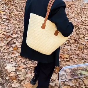 New Straw bag womens large capacity holiday beach straw bag woven commuting tote bucket bag