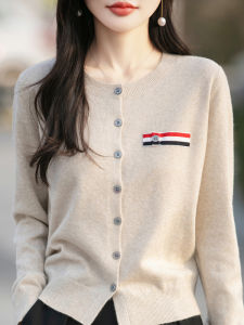 เสื้อคาร์ดิแกนถักคอตั้งสไตล์ฝรั่งเศสหรูหรา ทรงหลวม แขนยาว ปกโปโล สำหรับผู้หญิง ชุดทำงานสไตล์อังกฤษ