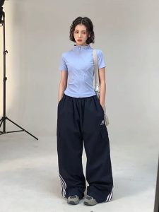 เสื้อยืดลำลอง ระบายอากาศได้ดีเสื้อแจ๊คเก็ตแขนสั้นรัดรูป ใส่สบาย ใส่สบาย เสื้อกีฬา