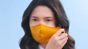 [ 35 ML ] WARDAH UV SHIELD ACTIVE PROTECTION SERUM SPF 50 PA ++++ 35 ML SUNSCREEN / TABIR SURYA