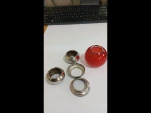 Bandul Akrilik Merah 1: Aksesoris Stainless Steel untuk Dekorasi