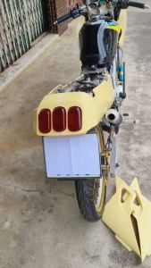 ท้ายเซอร์ปิโก้ทรงกล่อง ตัดขอบข้างหลบท่อ เนื้องานเป็นชิ้นเดียวกันชนิดยกสวม ใส่เซอร์ได้ทุกรุ่น