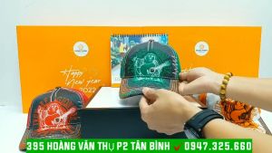 Nón Kết Ông Địa Cầm Đàn Tài Lộc /Mũ Lưỡi Trai Nam Nữ