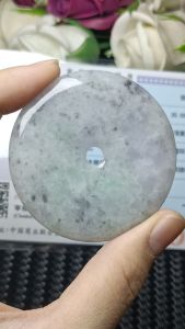 (Certificate) 100% Natural High Quality Natural Burmese Jade /Jadeite / Feicui Jade Pendant (附证书) 100%纯天然A货 大平安扣 翡翠 吊坠 假一赔十 精致上档次 水头油亮 浅绿飘浅紫色 值得收藏