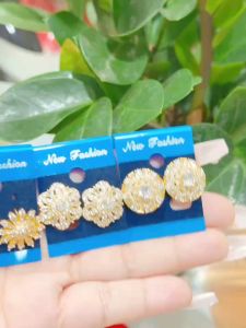 Bông tai nữ đính xoàn mạ 18.k cao cấp K.556