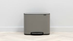 Brabantia ถังขยะ บราบันเทีย สแตนเลสแบบเหยียบทรงสี่เหลี่ยม BO Pedal Bin 36 L Platinum