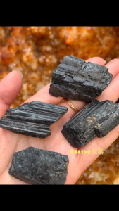 🖤 Black Tourmaline Benefits 🔰 1. Powerful Protection · Shields Against Negative Energy • Known as one of the most powerful "energy shields" it absorbs and transmutes surrounding negative energy.