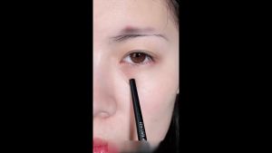 Krim Mata Esensi Perawatan Mata 10ml Anti Kerut Mencerahkan Lingkaran Hitam Di Bawah Mata
