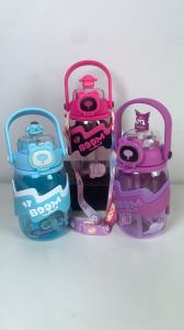 กระบอกน้ำ ลายการ์ตูน หัวตุ๊กตา มีหูหิ้ว เคสซิลิโคน  1000ml  พร้อมสายสะพาย ลายการ์ตูนสุดน่ารัก พร้อมส่ง