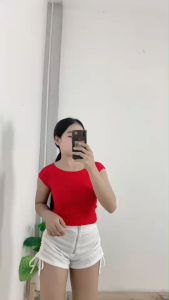 ชุดเซ็ตผู้หญิงแฟชั่นทันสมัย เสื้อคอกลมแขนสั้น ดีไซน์เซ็กซี่ ช่วยให้มั่นใจยิ่งขึ้น