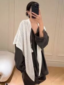 V.C.I | Sun Protection Air Conditioned Room Knit Shawl