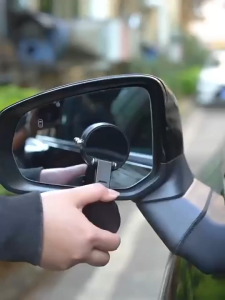 【Local Seller】Vacuum Suction Cup Magnetic Mobile Phone Holder Adjustable Car Navigation Holder Portable Foldable Bracket