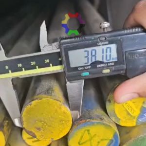 As 38.1mm (1 1/2 in) stainless steel 304