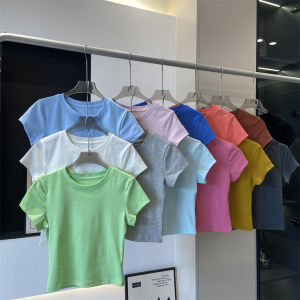 เสื้อยืดคอกลมแขนสั้นทรงเข้ารูปสำหรับผู้หญิงในช่วงฤดูร้อน สไตล์หวานและเผ็ดร้อน เสื้อผ้าทำงานลำลองสำหรับผู้หญิง