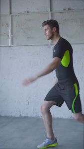Hens Kaos Olahraga Pria Lengan Panjang Baju Sport Pakaian Olahraga Rp88.000  Pilih type: 5 type  Pilih ukuran: 5 ukuran      Kondisi: Baru     Berat Satuan: 200 g     Kategori: Kaos Dry Fit Pria     Etalase: T-SHIRT SPORT MALE  Deskripsi :  SPORTSWEAR IMP