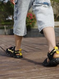 Childrens sandals summer 2024 new boys soft bottom non-slip sandals drag middle and big boys boys outside wear sports beach shoes