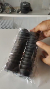 ยางกันฝุ่นโช้คหน้า ยางหุ้มโช๊ค  สีดำ 2ชิ้น ดัดแปลงรถจักรยานยนต์ ช่วยทำให้ยึดอายุการใช้งานของแกนโช๊ค และมีคุณภาพสูง