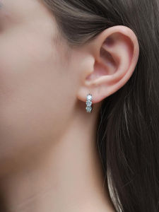 S925 Silver Moissanite Earrings Womens Simple Design Luxury Sensation Birthday Gift Fashionable Jewelry Ear Decor