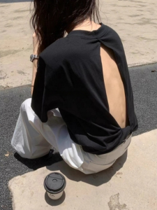 CHOEFULYN | Twisted Back Hollow Out Black T-shirt