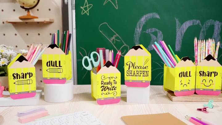 2 Pcs Pencil Shaped Holder Sharp and Dull Holder Wooden Dispenser Pencil Storage Organizer for Back to School Teachers Classroom Management Organization(Cute)