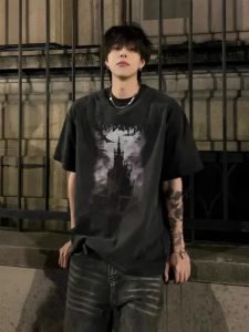 เสื้อยืดคอกลมแขนสั้นผู้ชายสไตล์อเมริกัน สตรีทวอเตอร์ เสื้อยืดทรงหลวมสบาย ๆ ผ้าฝ้ายระบายอากาศได้ดี แฟชั่นฤดูร้อน