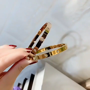 GELANG TANGAN TITANIUM WANITA MODEL TERBARU VARIAN TIGA WARNA