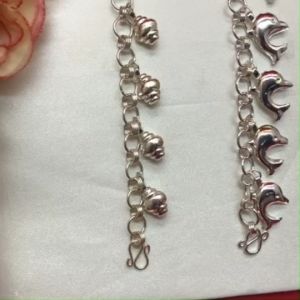 สร้อยข้อมือเงินลายห่วง โซ่แบน ห้อยจี้หอย โลมา หัวใจ ความยาว 6.5 7 นิ้ว งานชุบ ข้อมือแฟชั่น ดีไซน์นา่รัก  ใช้ได้ทุกโอกาส