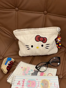 EchoBliss  กระเป๋าเก็บของปักลายคิตตี้น่ารักความจุขนาดใหญ่กระเป๋าซักแบบพกพาในชีวิตประจำวัน