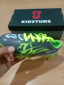 KIDZTUBS Sepatu Sepak Bola Anak Laki Laki Size 28 29 30 31 32 33 34 35 36 37 KDZ1345112424