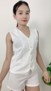 ชุดเซ็ตเสื้อกั๊กคอวีเข้าคู่กางเกงขาสั้น  ดีไซน์เก๋ใส่ง่าย แฟชั่นทำงานเบาสบาย