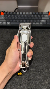 Tông Đơ Cắt Tóc Chấn Viền Cao Cấp Kemei Tăng Đơ Cắt Tóc Máy Cắt Tóc Chấn Viền Bấm Viền Rõ Nét Lưỡi Cắt Sắc Bén Chất Lượng Thép Không Gỉ Pin dung lượng lớn Thiết kế sạc USB