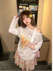 เสื้อยืดผู้หญิงแขนยาวพิมพ์ลายดอกไม้หลวมๆ ฤดูร้อนปี 2025 เสื้อคลุมบางเฉียบ ทรงหลวม สวมใส่สบาย สำหรับผู้หญิง