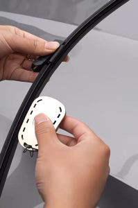Car Wiper Cutter Repair Tool Wiper Repairer For Windshield Windscreen Wiper Blade Restorers Universal Wiper Blade Repairer Tool ABS & Sandpaper Car Windshield Wiper Restorer Kit for All Vehicle Types Compact 6.7cm
