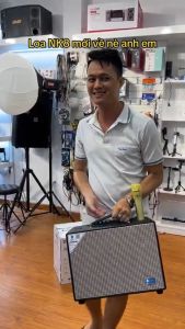 Loa Xách Tay Karaoke AZPro NK8 – Bass20 Công Suất 200W Âm Thanh Hay Dải Tần Rộng Đủ Khả Năng Thể Hiện Tốt Tất Cả Các Bài Hát Từ Remix Đến Nhạc Cổ Điển