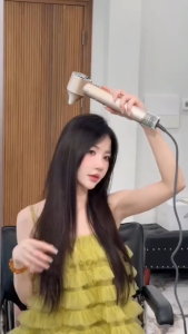 Máy Sấy Tóc Tạo Kiểu Masuto AirWand Phiên Bản Champagne Gold Công suất 1300W Công Nghệ Ion Kép Động Cơ Kỹ Thuật Số V9 Công Nghệ Tự Làm Sạch Turbo Clean