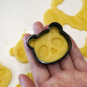 Mô Hình Bánh Gốm Hình Gấu Trúc DIY Mould Chất Liệu Nhựa Hình Động Vật Dụng Cụ Nhà Bếp